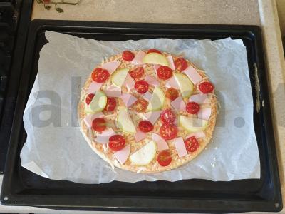 Pica su vyšniniais pomidorais ir cukinija Žingsnis 5