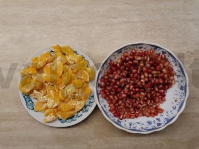 Lengvas vyno kokteilis su granatais ir rozmarinais Žingsnis 1