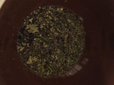 Kiauliena su kaulu prieskoniais orkaitėje Žingsnis 1