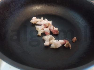 Grikių košė su keptu šonine ir daržovėmis Žingsnis 1