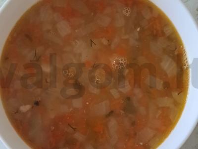 Žirnių sriuba su mėsos sultiniu pagrindine nuotrauka