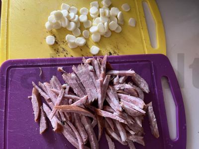 Neįtikėtinai skani pica su kepta sūrio suluguni plutele Žingsnis 1