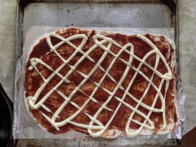 Neįtikėtinai skani pica su kepta sūrio suluguni plutele Žingsnis 5