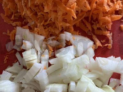 Vegetariškas grybų sriuba su voveraitėmis Žingsnis 3