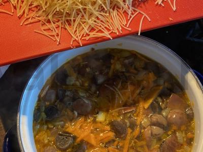 Vegetariškas grybų sriuba su voveraitėmis Žingsnis 6