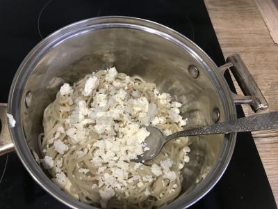 Spagečiai su Adygei sūriu ir sviestu Žingsnis 4