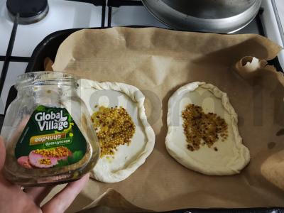 Mini pica ant sluoksniuoto tešlos su kumpiu ir dižono garstyčiomis Žingsnis 3