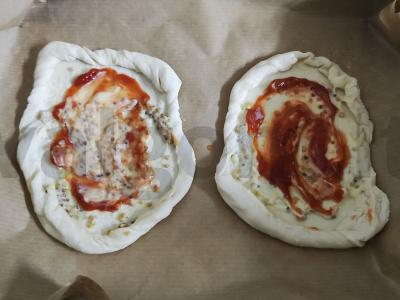 Mini pica ant sluoksniuoto tešlos su kumpiu ir dižono garstyčiomis Žingsnis 4