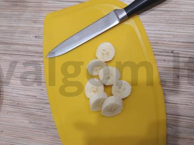 Braškių-bananų kokteilis Žingsnis 1