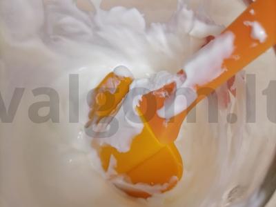 Pyragėliai su vyšniomis ant smėlio tešlos Žingsnis 1