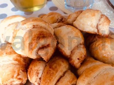 Kruasanai su cinamonu pagrindine nuotrauka