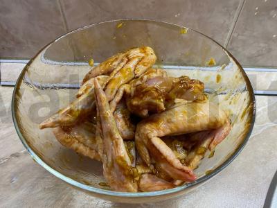 Vištienos sparneliai austrių padaže Žingsnis 2