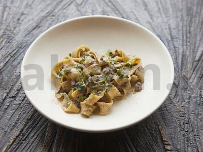 Paparadėlė su veršienos skruostais ir miško grybų padažu Žingsnis 4