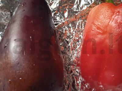 Keptų baklažanų salotas su graikiniais riešutais Žingsnis 1