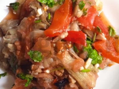 Keptų baklažanų salotas su graikiniais riešutais Žingsnis 4