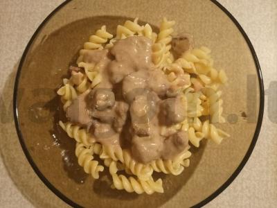 Kepenys grietinėlės padaže pagrindine nuotrauka