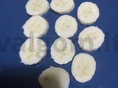 Bananų šokoladinis desertas Žingsnis 1