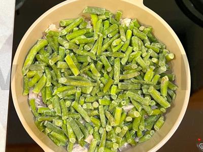 Pupelės su vištiena česnako-sojų padaže Žingsnis 2