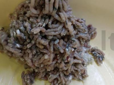 Žuvies faršas su svogūnais ir šonine Žingsnis 4