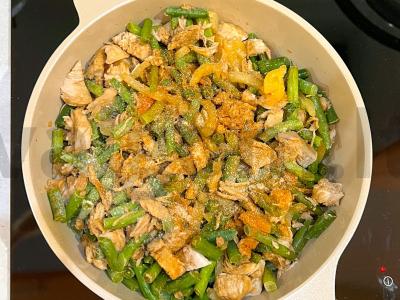 Pupelės su vištiena česnako-sojų padaže Žingsnis 4