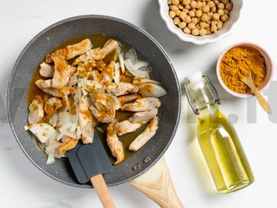 Kalakutienos filė su konservuotu avinžirniu Žingsnis 1