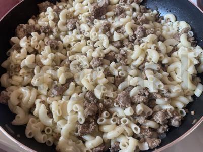 Makaronai su prieskoniais ir svogūnais pagrindine nuotrauka