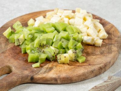 Vaisių salotos su jogurtu ir obuolių sirupu Žingsnis 4