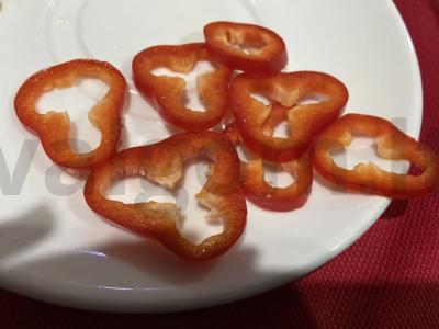 Salotas su ramiro paprika, avinžirniais ir alyvuogėmis Žingsnis 1