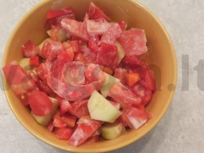 Salotas su marinuotais imbierais pagrindine nuotrauka