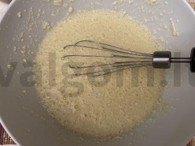 Keksas su cukatais ir apelsinų žievele Žingsnis 2