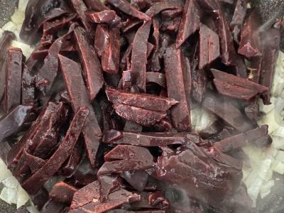 Jautienos kepenys troškintos su grietine Žingsnis 2