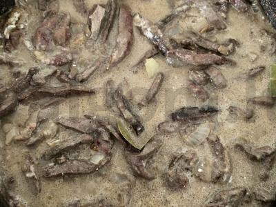 Jautienos kepenys troškintos su grietine Žingsnis 4