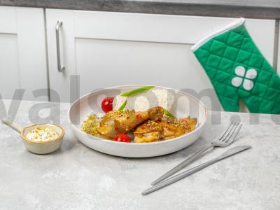 Vištiena su šafranų ir pistacijų pagrindine nuotrauka