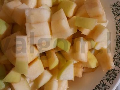 Obuolių pyragas su ledais Žingsnis 1