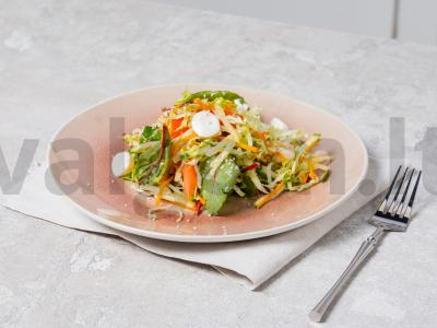 Vitaminų salotas pagrindine nuotrauka