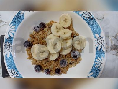 Müsli greitam pusryčiams su jogurtu ir bananais Žingsnis 2