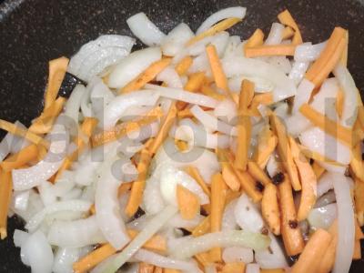 Daržovių troškinys su elnienos mėsa, paruoštas lėtoje viryklėje Žingsnis 6