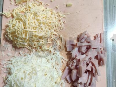 Namų kruasanai su sūrio ir kumpio grietinėlės padažu Žingsnis 1