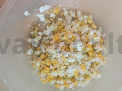 Okroška su kefyru, dešra ir žaliu svogūnu Žingsnis 3