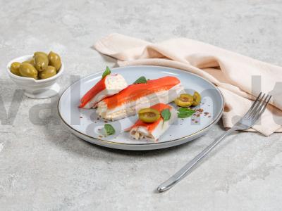 Įdarytos krabų lazdelės su sūriu ir kiaušiniu pagrindine nuotrauka