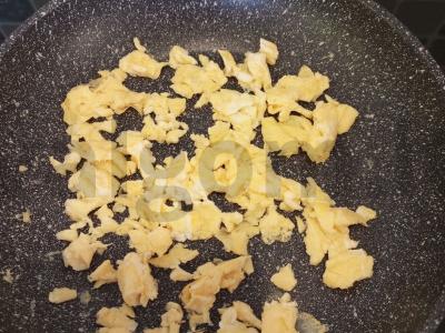 Ryžiai su daržovėmis ir kiaušiniu Žingsnis 2