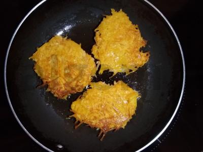 Morkų blynai iš trijų ingredientų Žingsnis 4