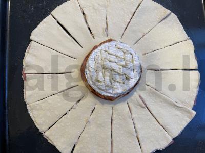 Pyragas „Ramunėlė“ su bekonu ir kamambero sūriu Žingsnis 6