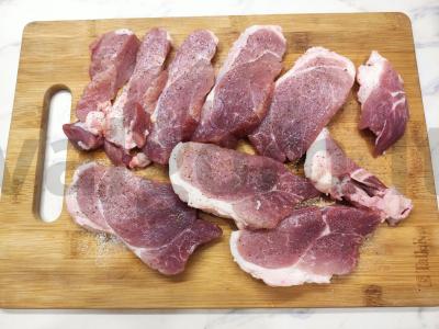 Kiauliena su grybais Žingsnis 1