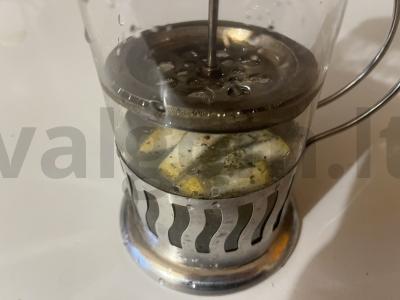 Karštas žaliasis arbata su estragonu ir citrina Žingsnis 3