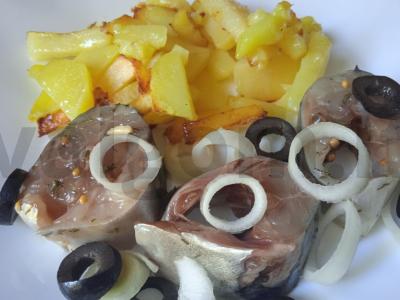 Greitai paruošta sūdyta skumbrė pagrindine nuotrauka