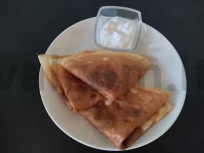 Ploni blynai su pienu pagrindine nuotrauka