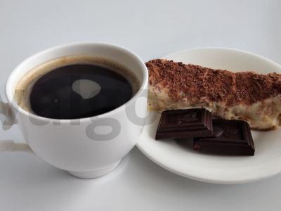 Švelniausias tiramisu su plakta grietinėle pagrindine nuotrauka