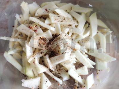 Daržovių salotas su kolrabi Žingsnis 1