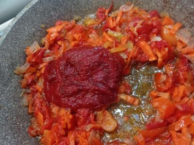 Kalakutų barščiai su daržovėmis ir prieskoniais Žingsnis 3